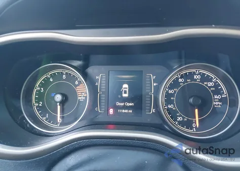 2017 Jeep Cherokee Latitude 4X4 z USA, uszkodzony, nr VIN 1C4PJMCBXHW612098